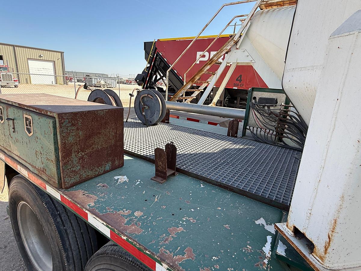 Used 2010 FREEMYER T/A 2-POD DRY BULK TANK TRAILER