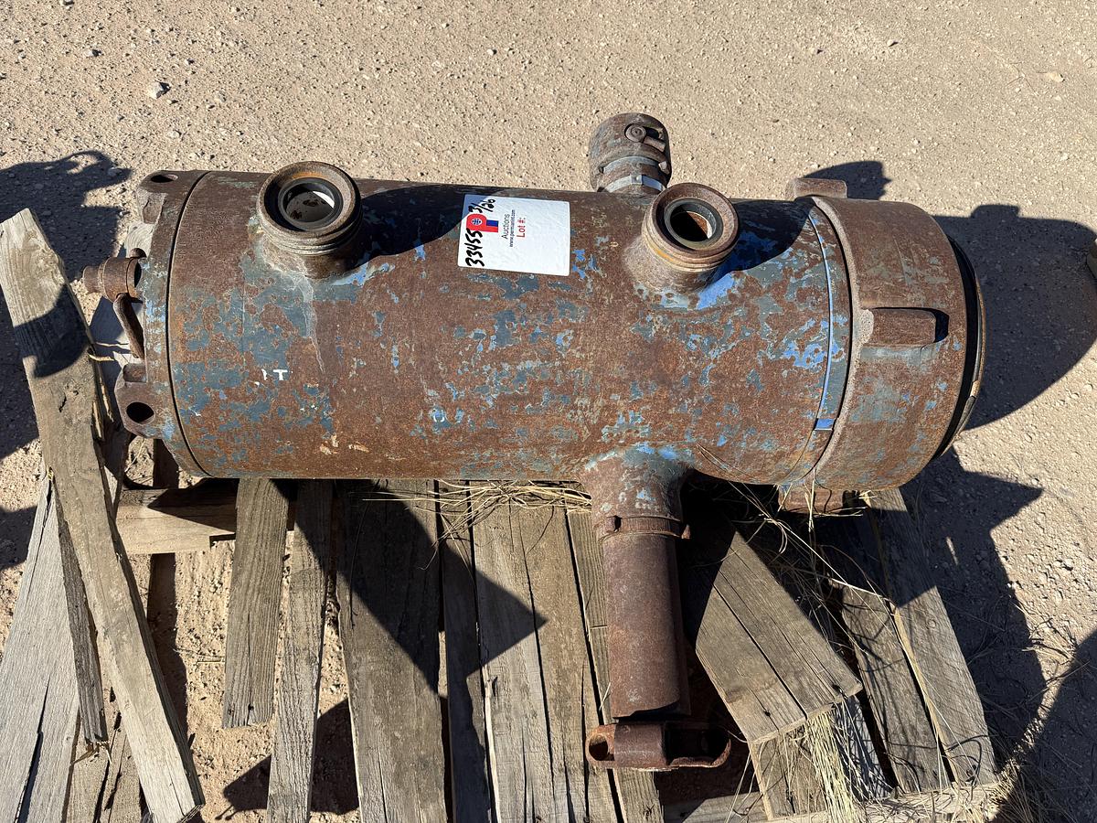 Used (1) MULTI-SIZE SINGLE PLUG CEMENT HEAD