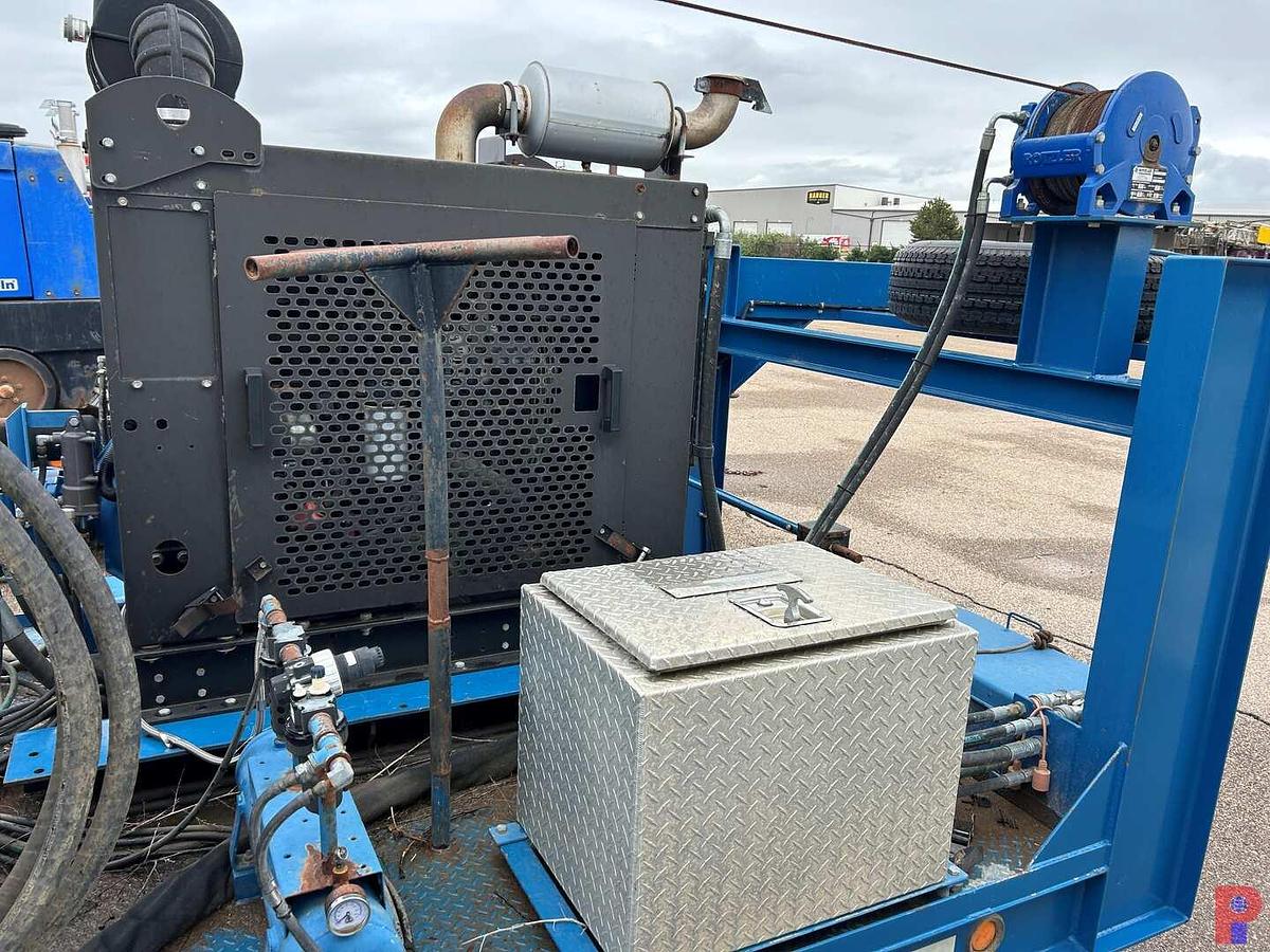 Used NOV BOWEN S85 GNT 85 TON POWER SWIVEL MTD. ON 2011 GOOSENECK TRAILER