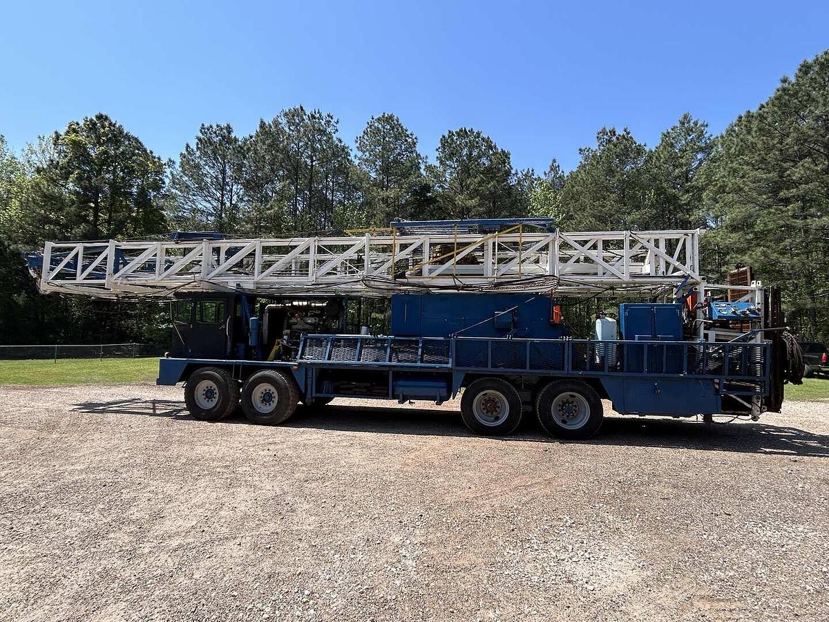 Used COOPER 250 DD (REPOWERED) 96'-180K 4-AXLE WELL SERIVCE WORKOVER RIG