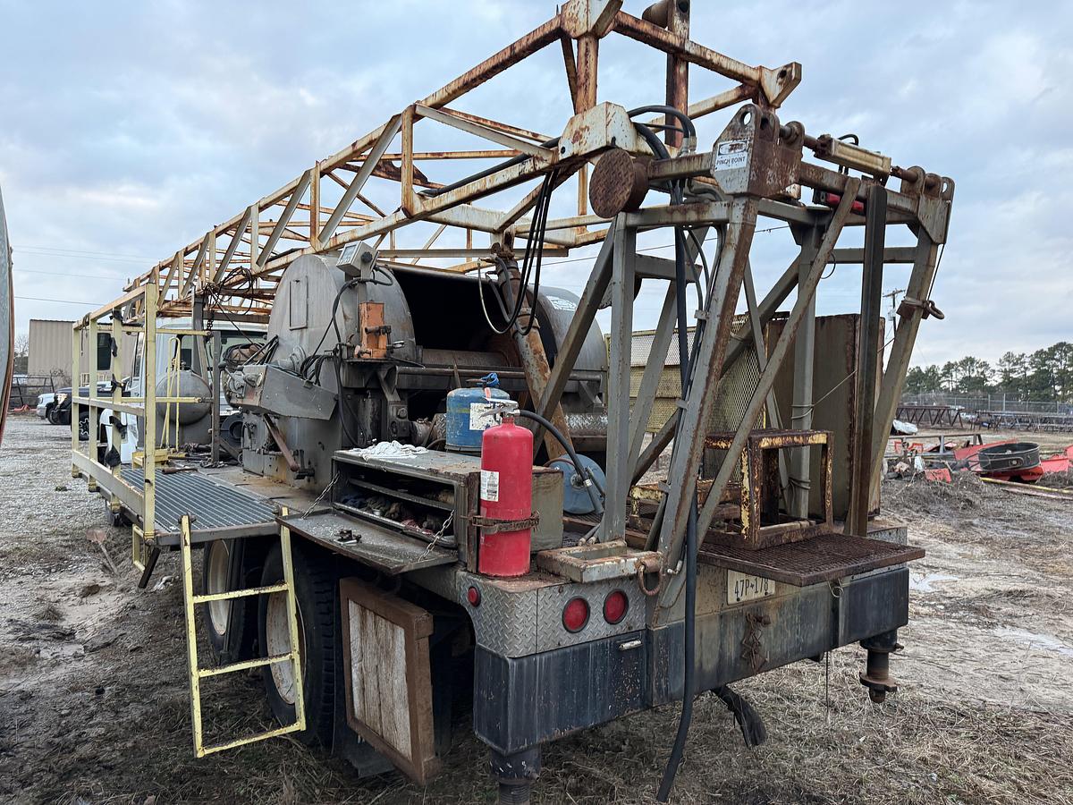 Used WATSON HOPPER GX SWAB RIG MTD ON 2009 INTERNATIONAL WORKSTAR 7500 T/A TRUCK