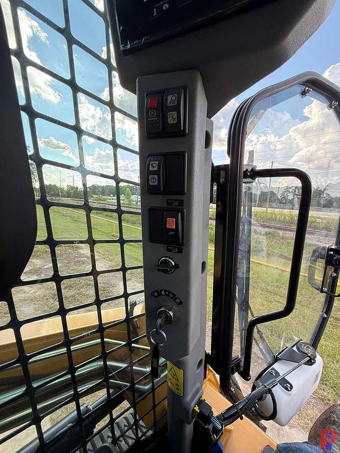 Used (NEW) 2023 ASV RT75HD COMPACT SKID STEER LOADER**2YEAR 2000 HOURS**