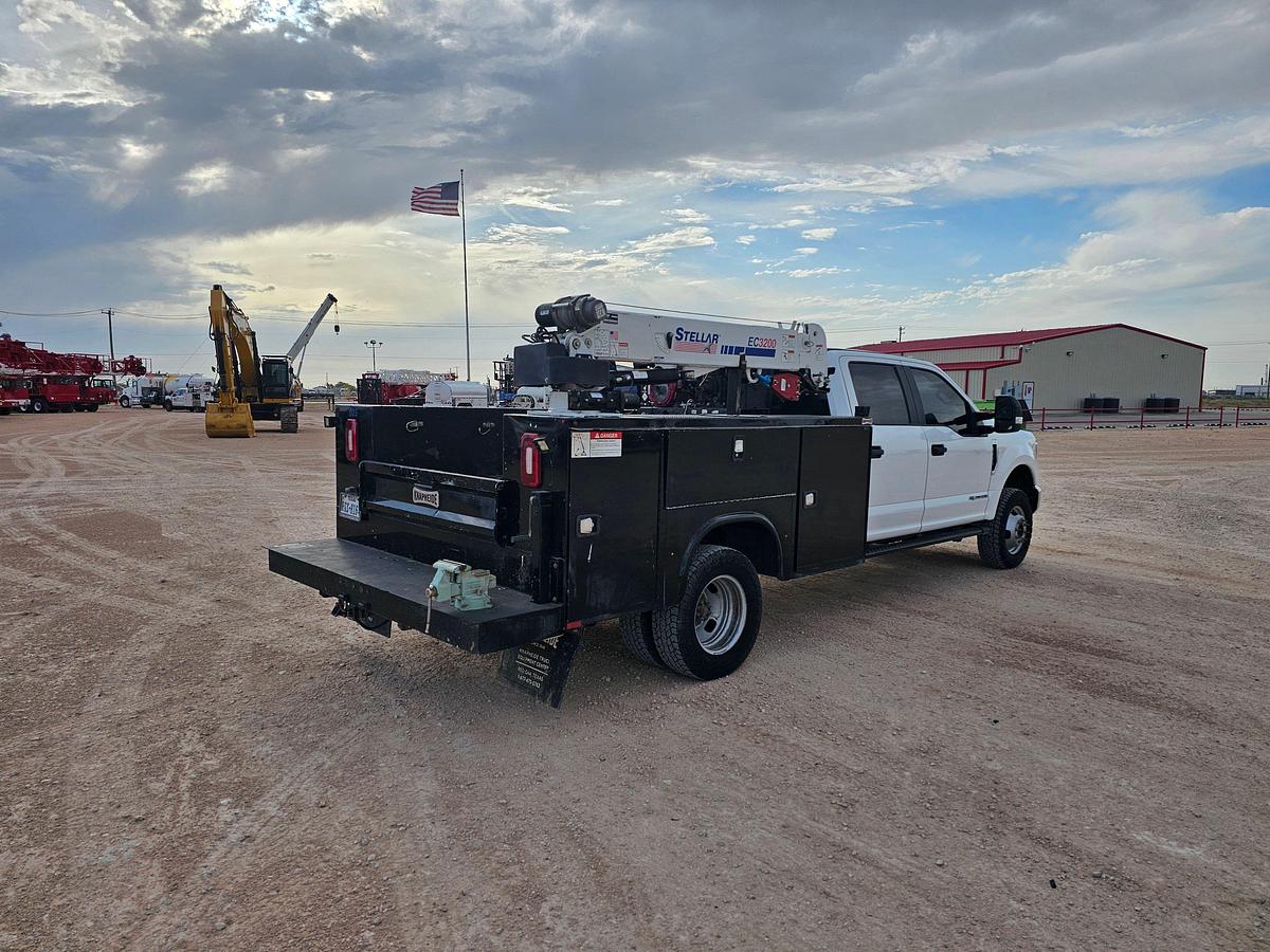 Used 2022 FORD F-350 SUPER DUTY CREW CAB MECHANICS TRUCK