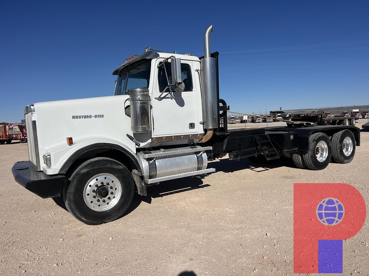 Used 2007 WESTERN STAR 4900 SF T/A DAYCAB WINCH TRUCK