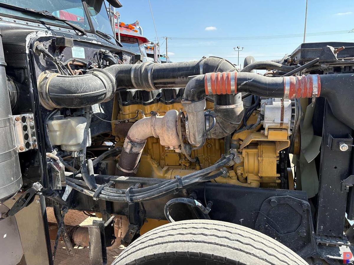 Used 2002 PETERBILT 379 EXT HOOD T/A 68” SLEEPER TRUCK