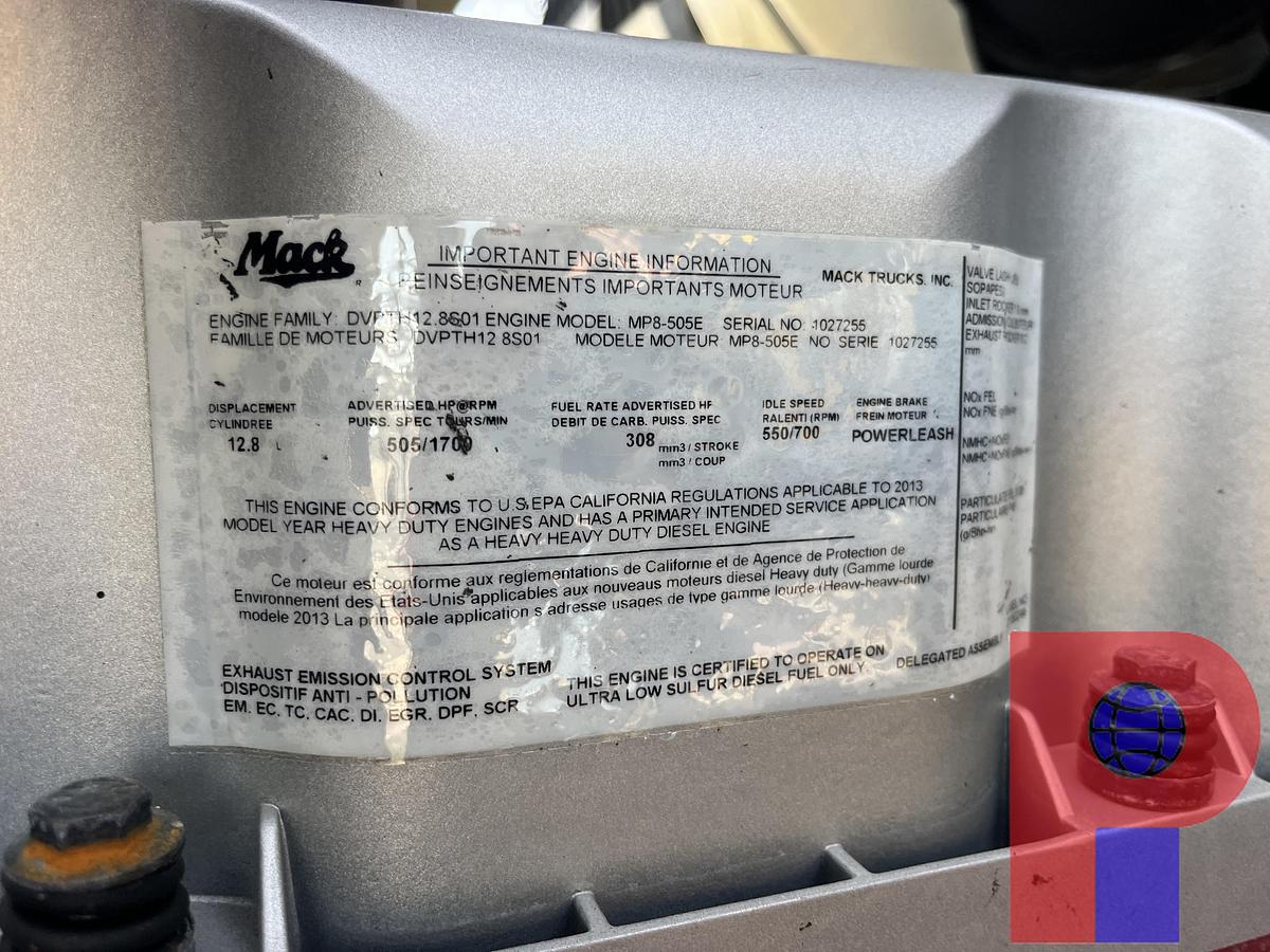 Used 2014 MACK PINNACLE CHU613 T/A DAY CAB TRUCK
