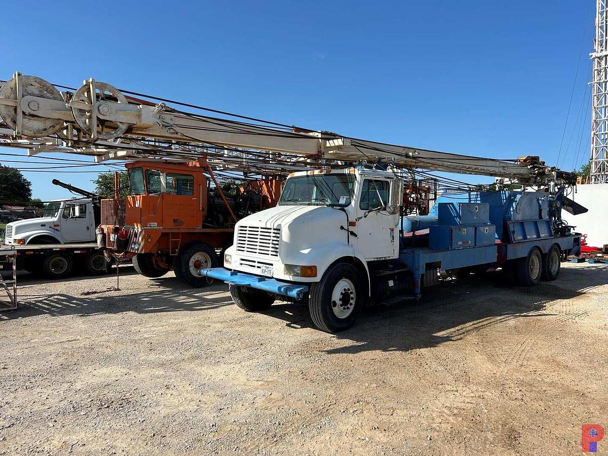 Used STEWART & STEVENSON DD 13" SGL SQUARE POLE RIG MTD ON 2002 INTERNATIONAL 8100 T/A TRUCK