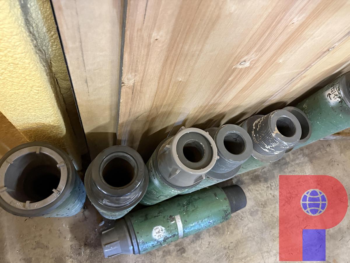 Used (9) VARIOUS CROSSOVER, FLOAT, JET, RELATED SUBS & BOX (100+) TRHEAD PROTECTORS