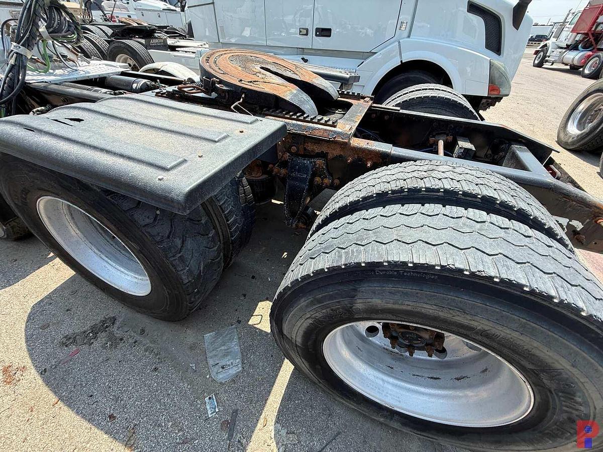 Used 2018 FREIGHTLINER CASCADIA TRI AXLE DAY CAB TRUCK TRACTOR