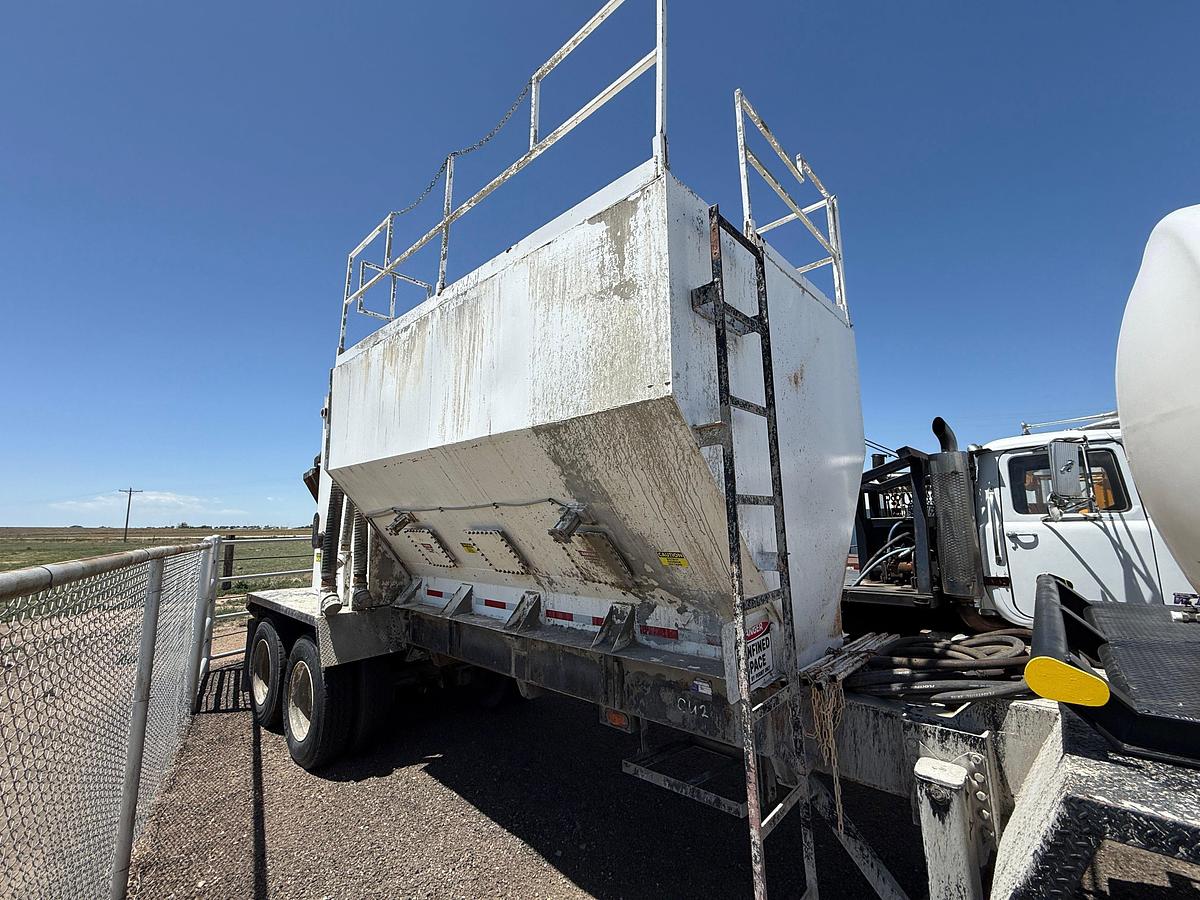 Used 400 SACK VOLUMETRIC CEMENT MIXER T/A TRAILER