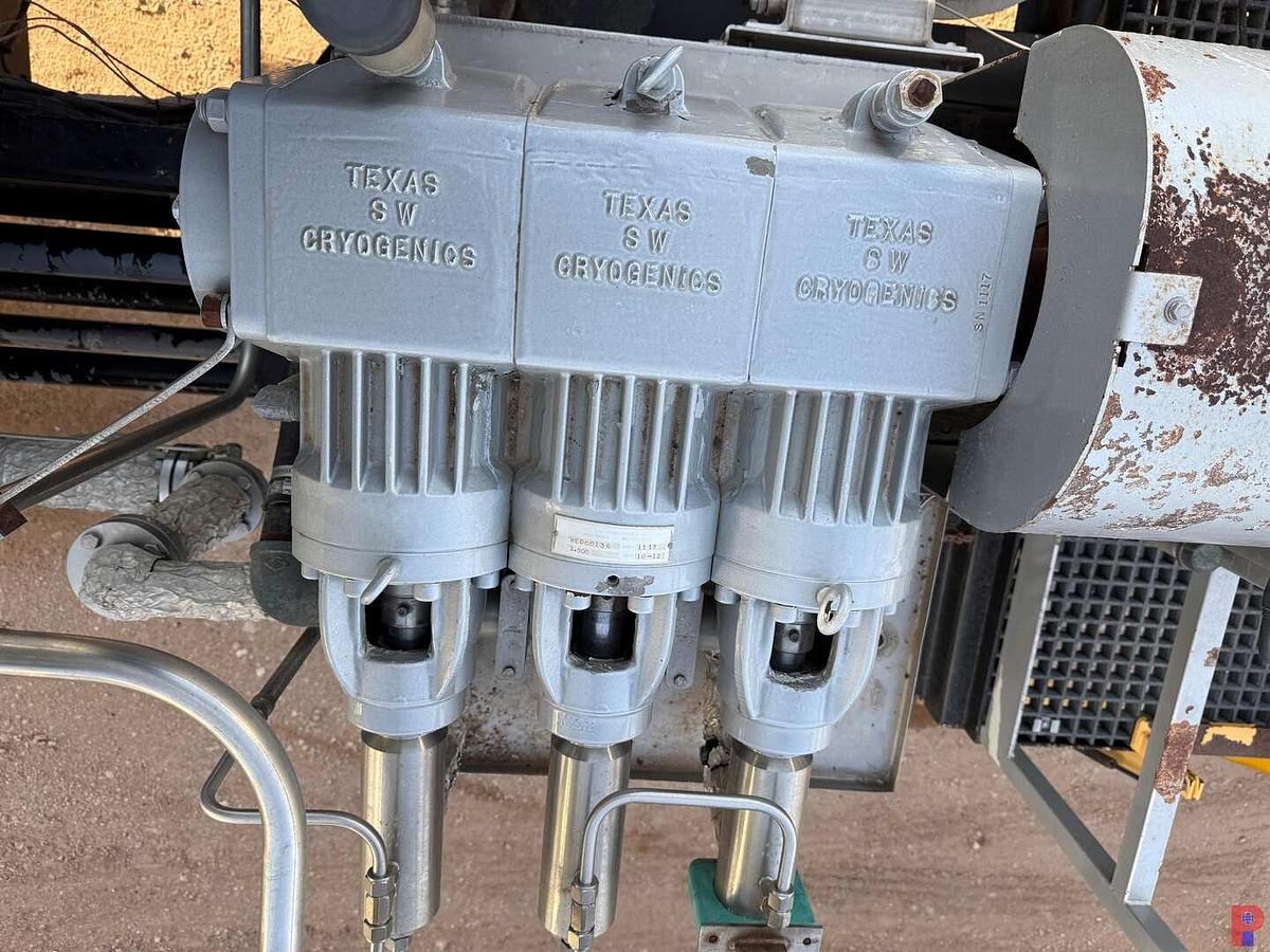 Used 2012 UE  43' T/A 665 HP NITROGEN TRIPLEX PUMP TAILER