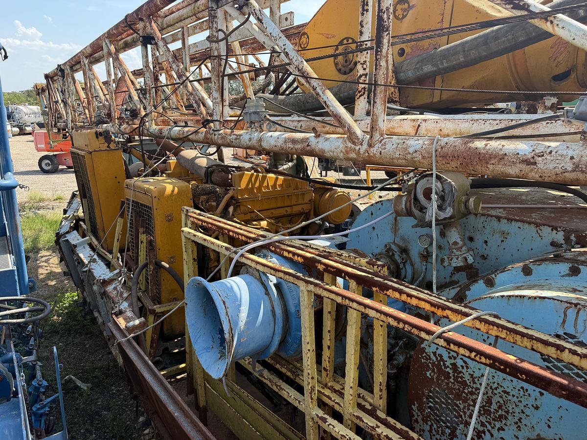 Used SPENCER-HARRIS MODEL 7000 TRAILER MTD DRILLING RIG & 14'L X 8'T X 16'W SUBSTRUCTURE W/ RAMP