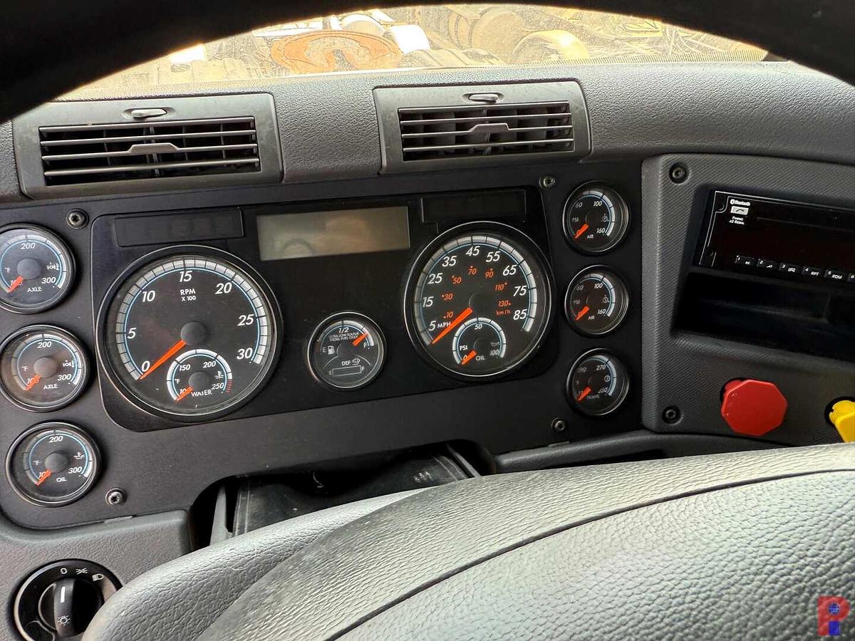 Used 2018 FREIGHTLINER CASCADIA TRI AXLE DAY CAB TRUCK TRACTOR