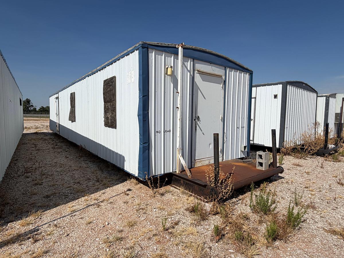 Used 48x12 skidded Pusher House / living quarters