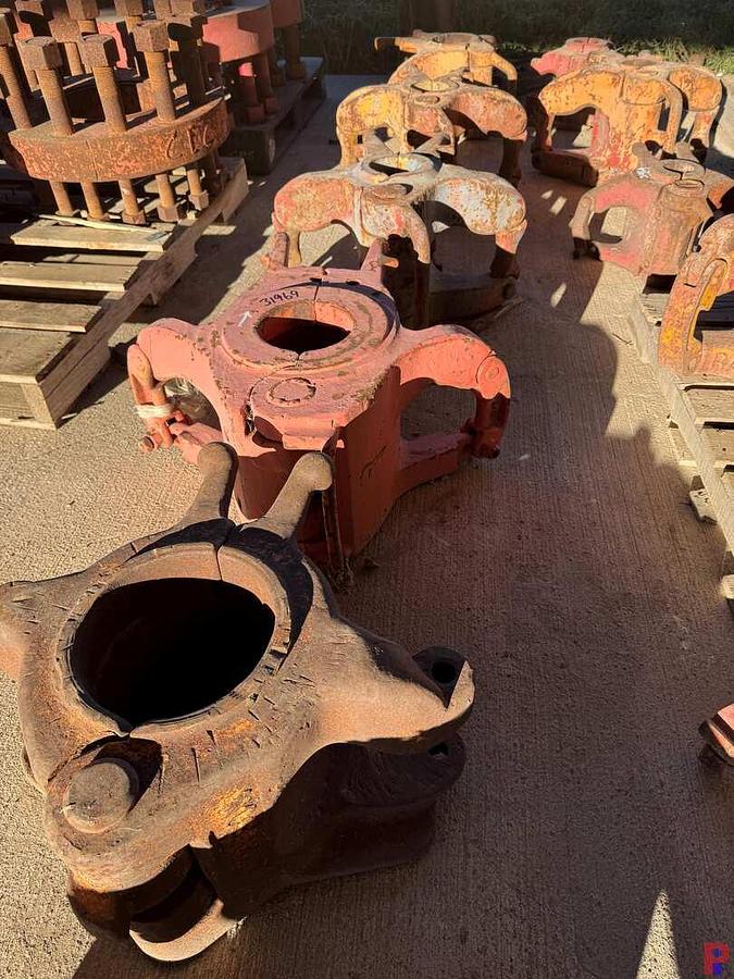 Used ROW OF (9) CENTER LATCH 50 - 150 TON TUBING / CASING ELEVATORS