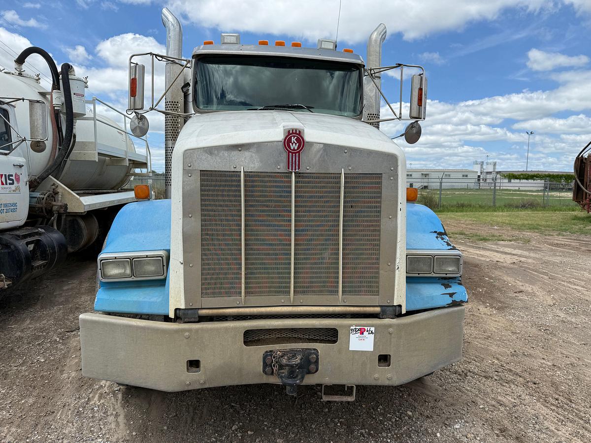 Used 2011 KENWORTH T800 T/A 80-BBL VACUUM TRUCK