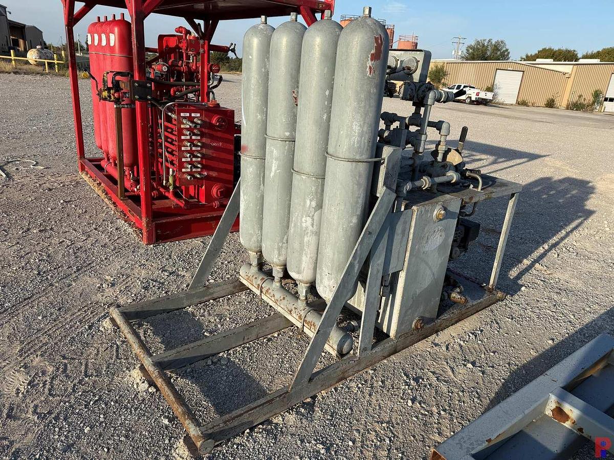 Used 3-STATION 4-BOTTLE ACCUMULATOR CLOSING UNIT SKIDDED