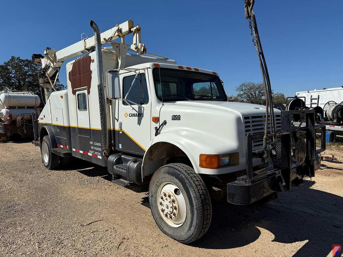 Used 2000 INTERNATIONAL 4800 S/A 4X4 SLICKLINE TRUCK