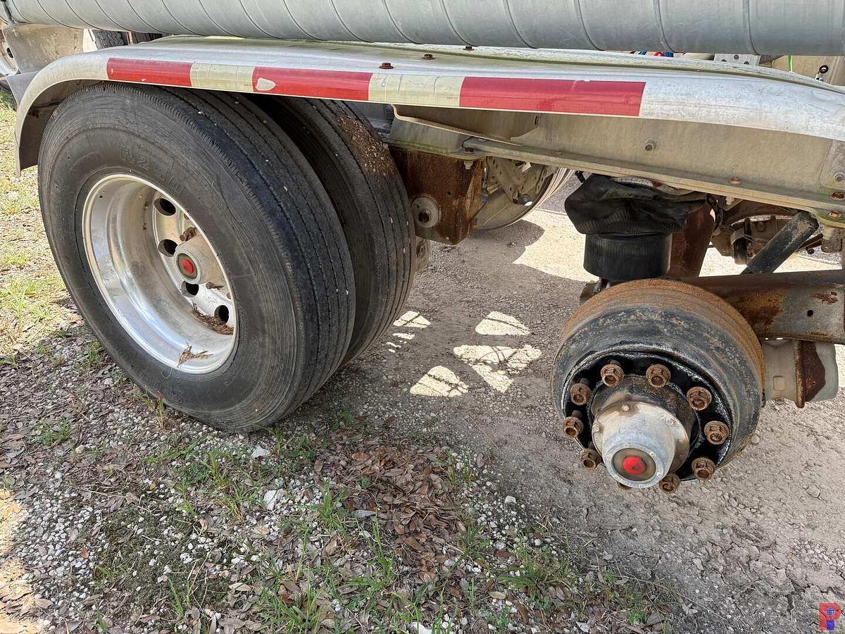 Used 2014 TRAIL KING 1350 CF T/A SELF-CONTAINED DRY BULK CEMENT TRAILER