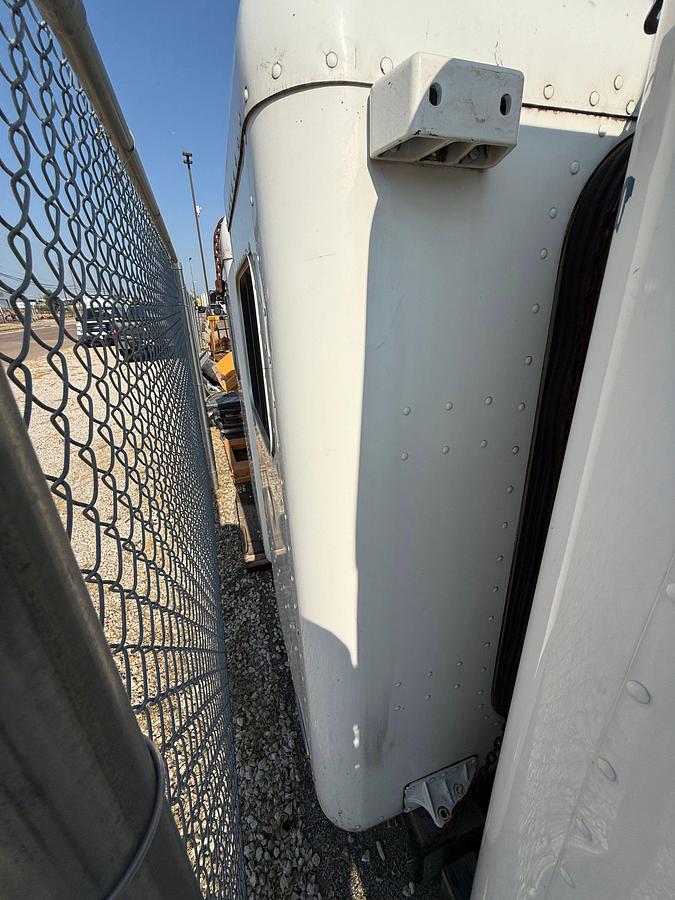 Used UNIBILT 36” SLEEPER FOR PETERBILT TRUCK