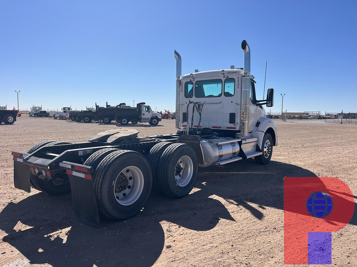 Used 2024 KENWORTH T880 T/A DAY CAB TRUCK TRACTOR