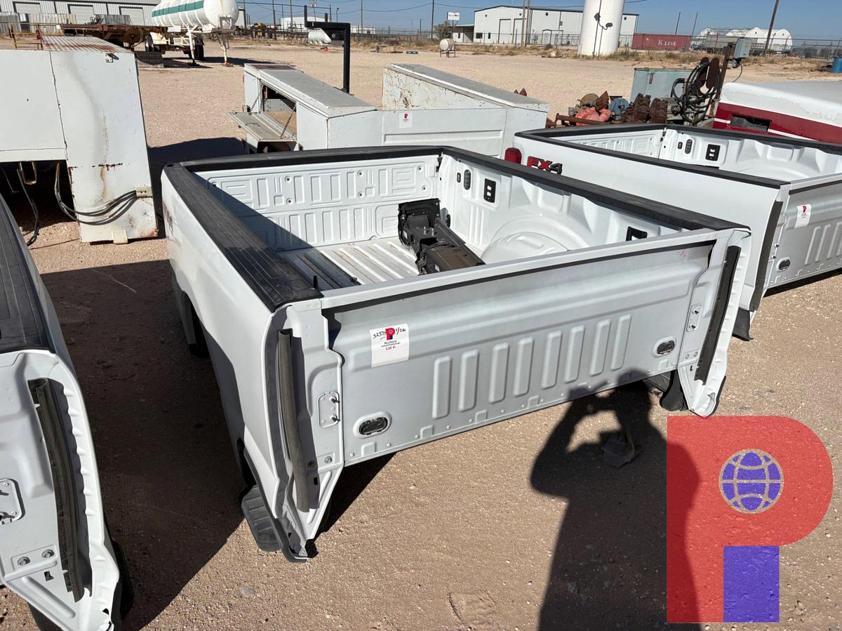 Used FORD F-250 7’ SUPER DUTY TRUCK BED W/ TOW PACKAGE