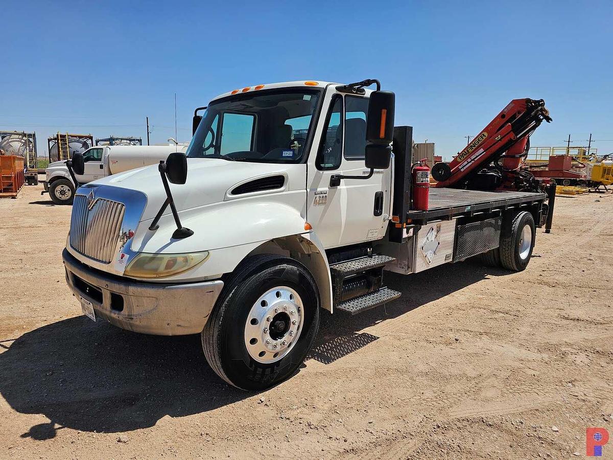Used 2003 INTERNATIONAL DURASTAR 4300 S/A DAYCAB KNUCKLE BOOM CRANE TRUCK