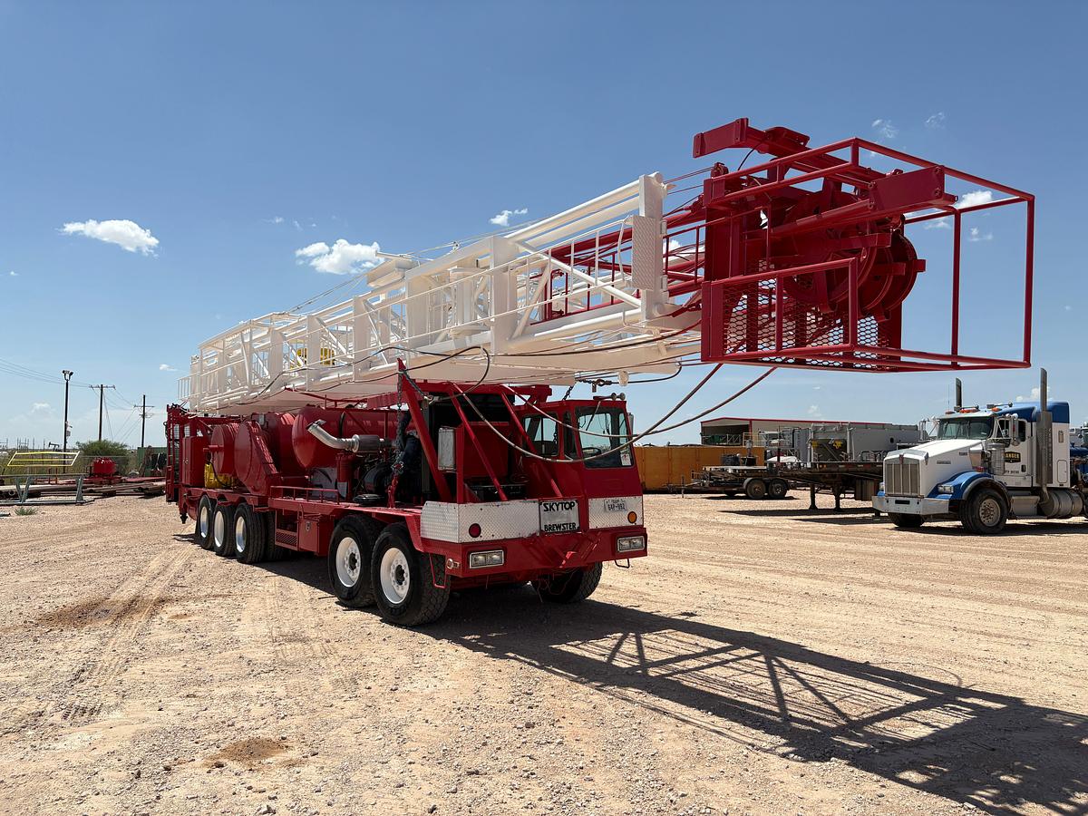 Used 1982 Skytop Brewster 5 axle DD Well Service Rig, 96-210k Mast