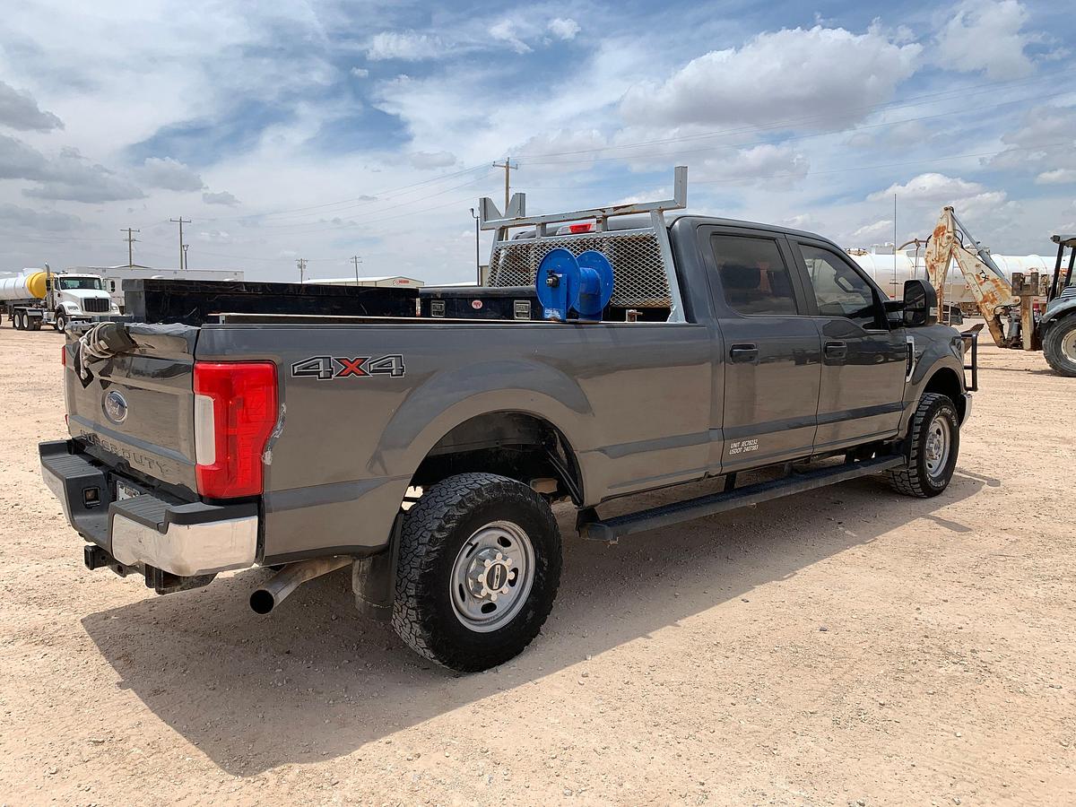 Used 2018 FORD F-250 SUPER DUTY CREW CAB PICKUP TRUCK
