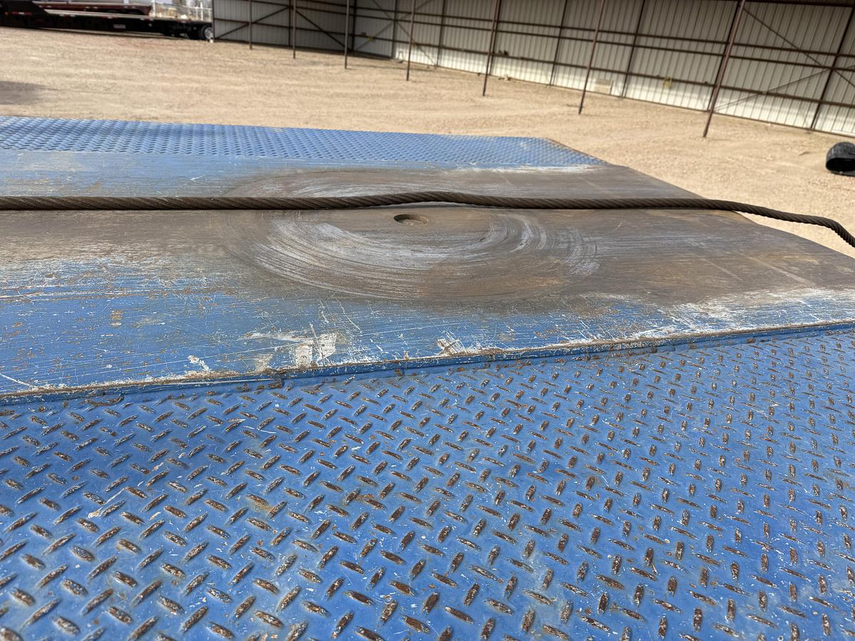 Used 2014 MACK PINNACLE CHU613 T/A 80K HYD. SLICK BACK WINCH TRUCK