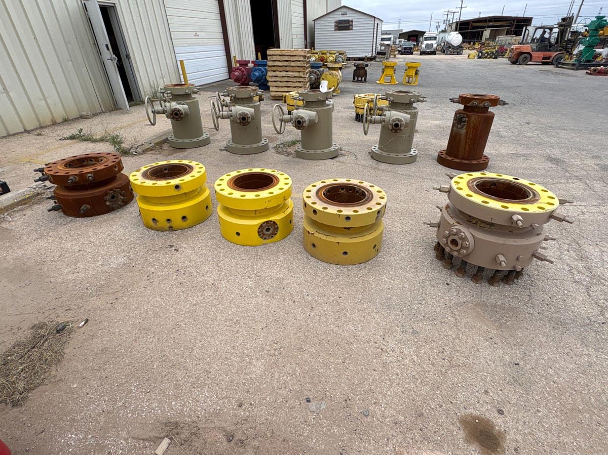 Used (5x$) (5) 13-5/8” x 18” multi bolt casing spools