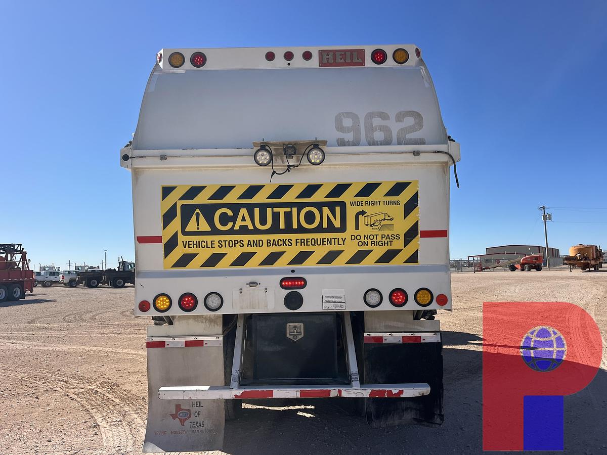 Used 2014 AUTOCAR XPEDITOR T/A 29YD CAB OVER TRASH TRUCK