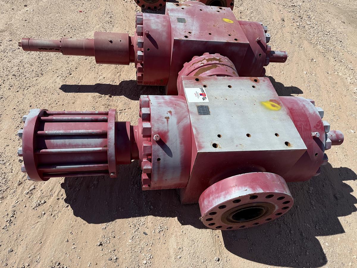 Used (2) 7-1/16” 15K WP HYD & MAN FRAC GATE VALVE