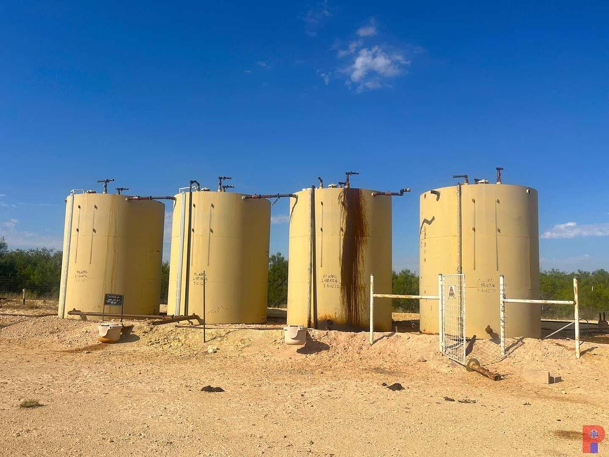 Used Tank Battery with (5) 300 BBL. Vertical Tanks & Catwalks