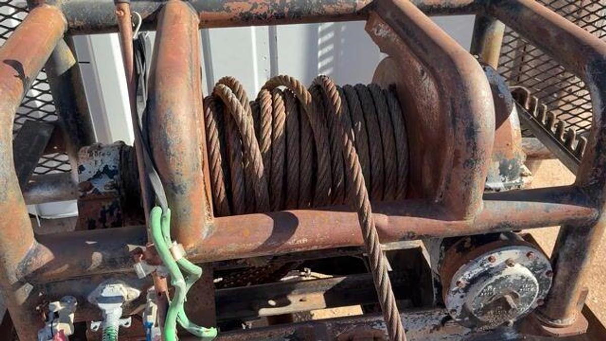 Used 2007 WESTERN STAR 4900 SF T/A DAYCAB WINCH TRUCK