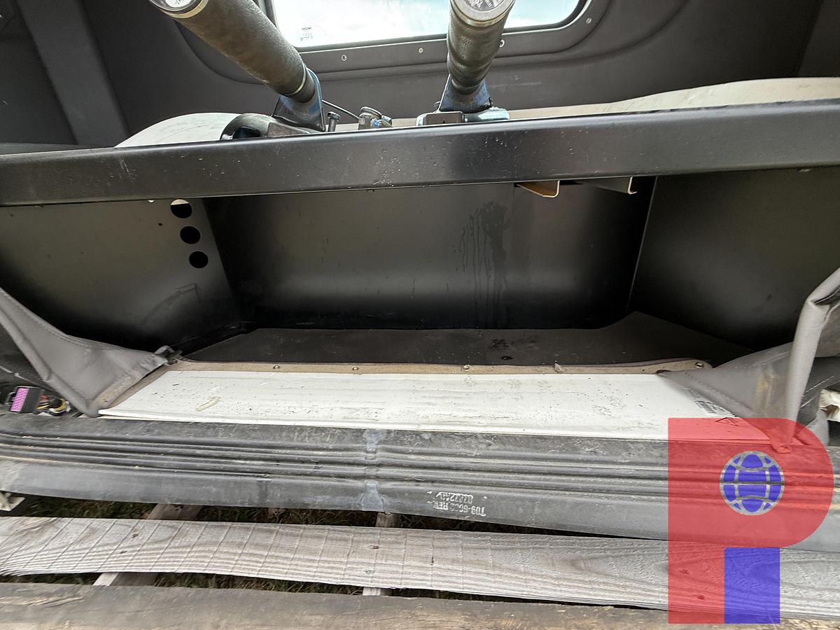 Used 36” PETERBILT SLEEPER W/ AIR RIDE COMPONENTS