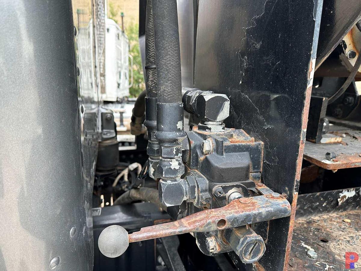 Used 2012 PETERBILT 367 T/A WINCH TRUCK