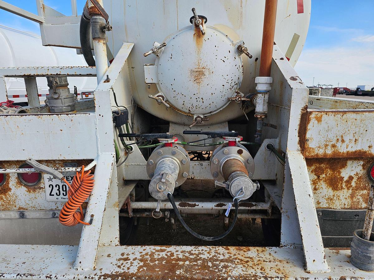 Used 2009 TROXELL 130BBL T/A VACUUM TRAILER (New Liner 8/2023)