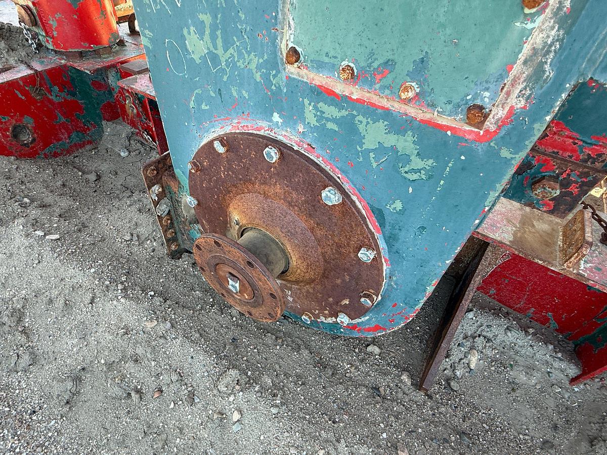 Used 2-SECTION 16.6’ H TELESCOPING SUB STRUCTURE W/ ZP175 ROTARY TABLE, RIGHT ANGLE DRIVE, & 33’ x 120” SKIDDED RIG RAMPS