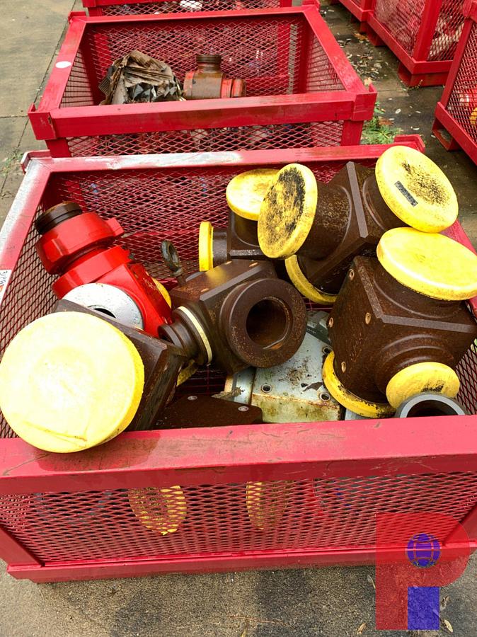 Used BIN OF (9) FMC 15K C-HUBS FOR MAINFOLD TRAILER