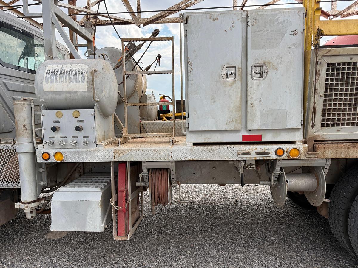 Used WATSON HOPPER SWAB RIG MTD. ON 2007 INTERNATIONAL TRUCK