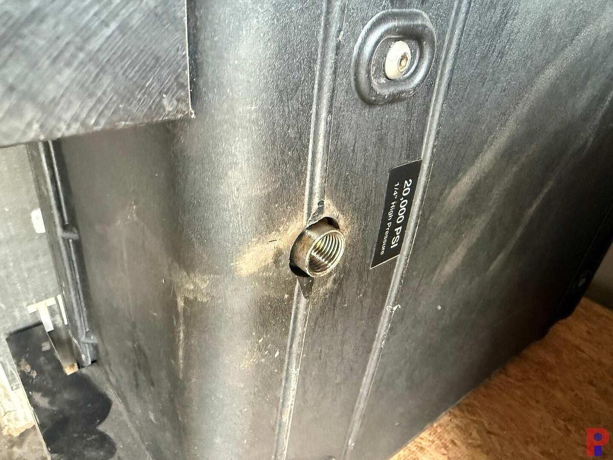 Used (3 X $) TECHCAL 20K PSI PAPER CHART RECORDERS