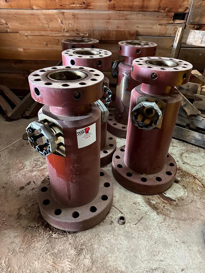 Used (5 x $) UNUSED 11" x 7-1/16" X 2-1/16" 5M TUBING HEAD SPOOLS