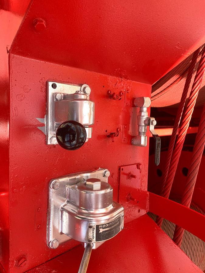 Used 2007 RIGTECH DD 6 AXLE WELL SERVICE RIG (104-250K MAST, 2019 CAT IV)