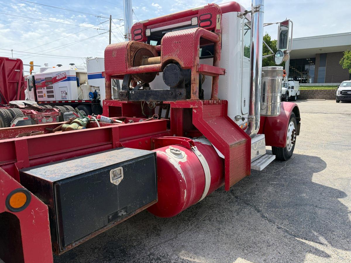 Used 1999 Peterbilt 379 T/A Slick Back Winch Truck