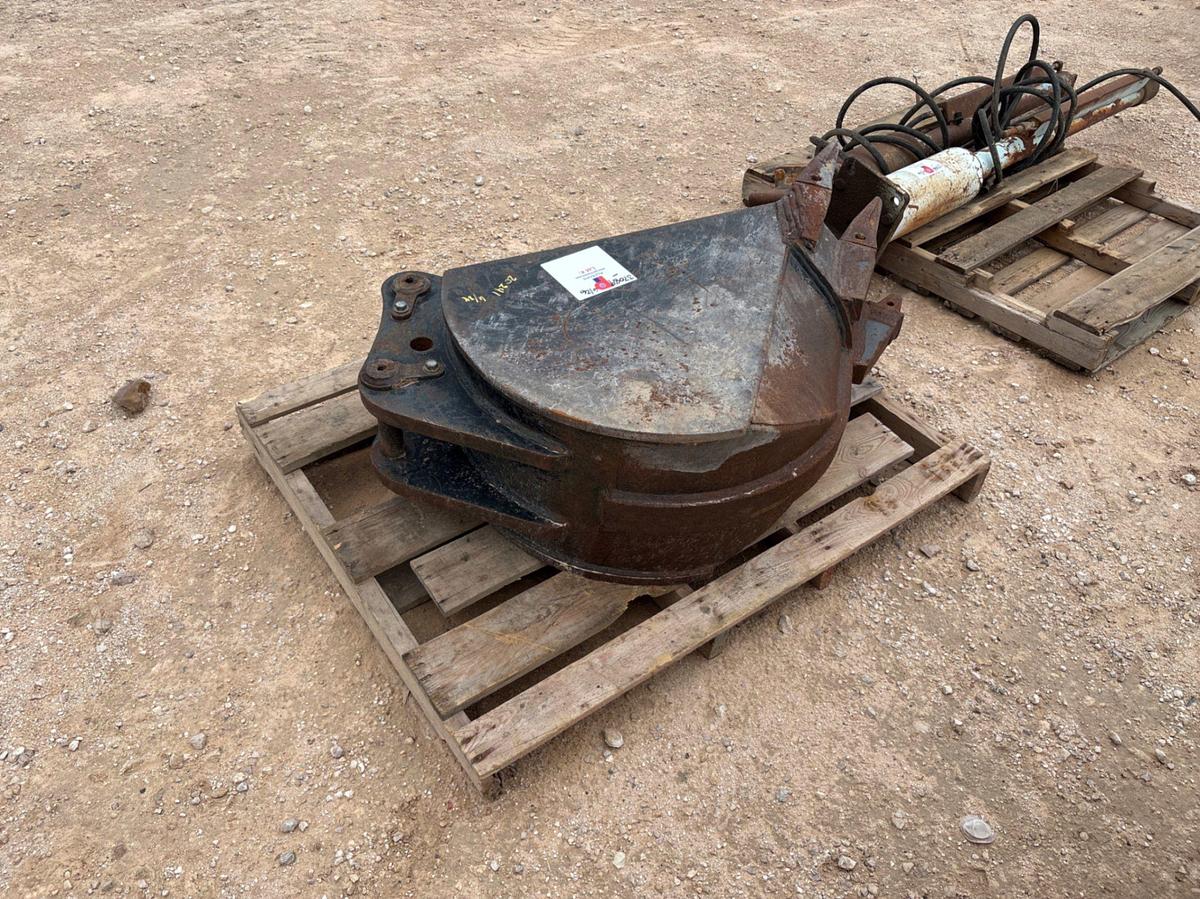 Used 15”W backhoe/excavator bucket