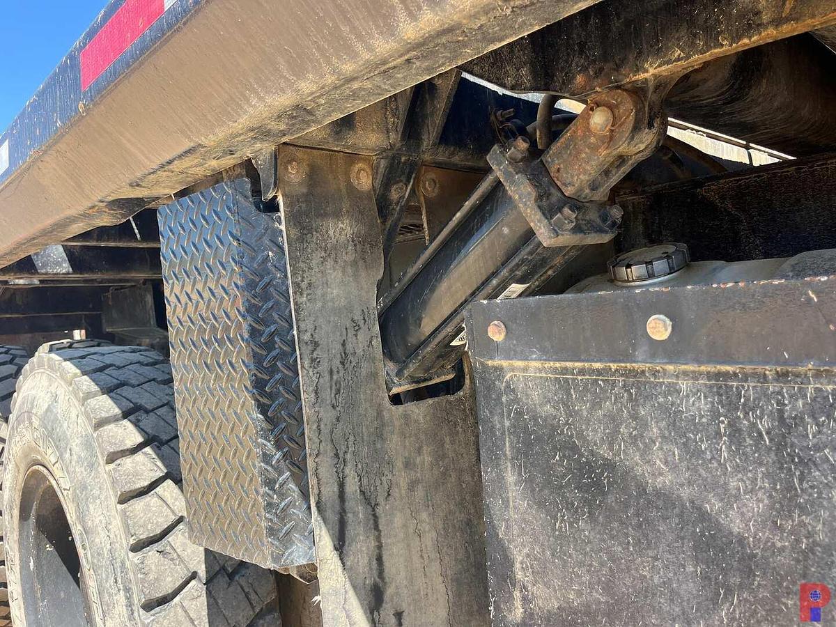 Used 2001 KENWORTH C500 TANDEM STEER HYD. WINCH TRUCK