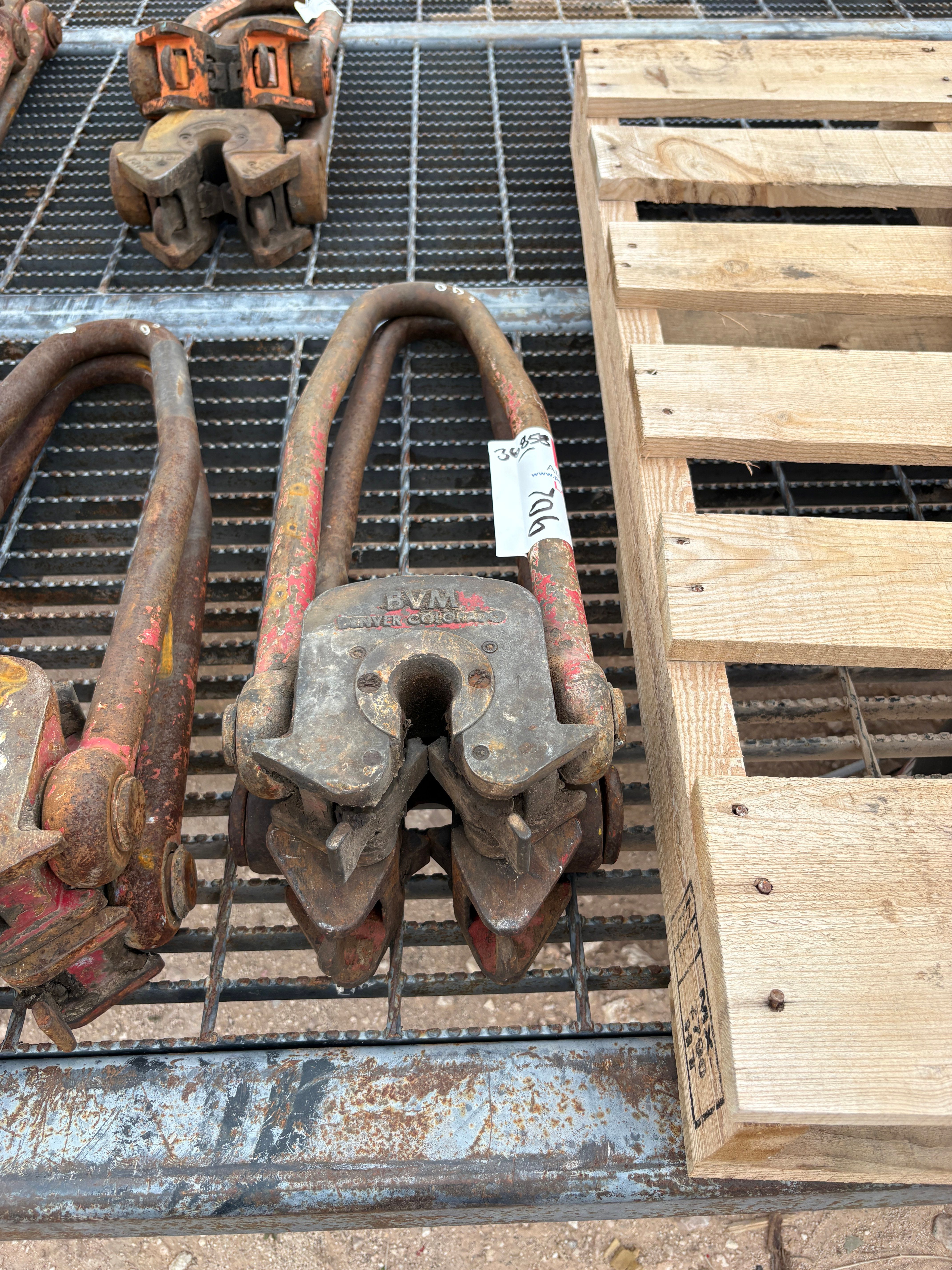 Used (2) BVM plate type rod elevators