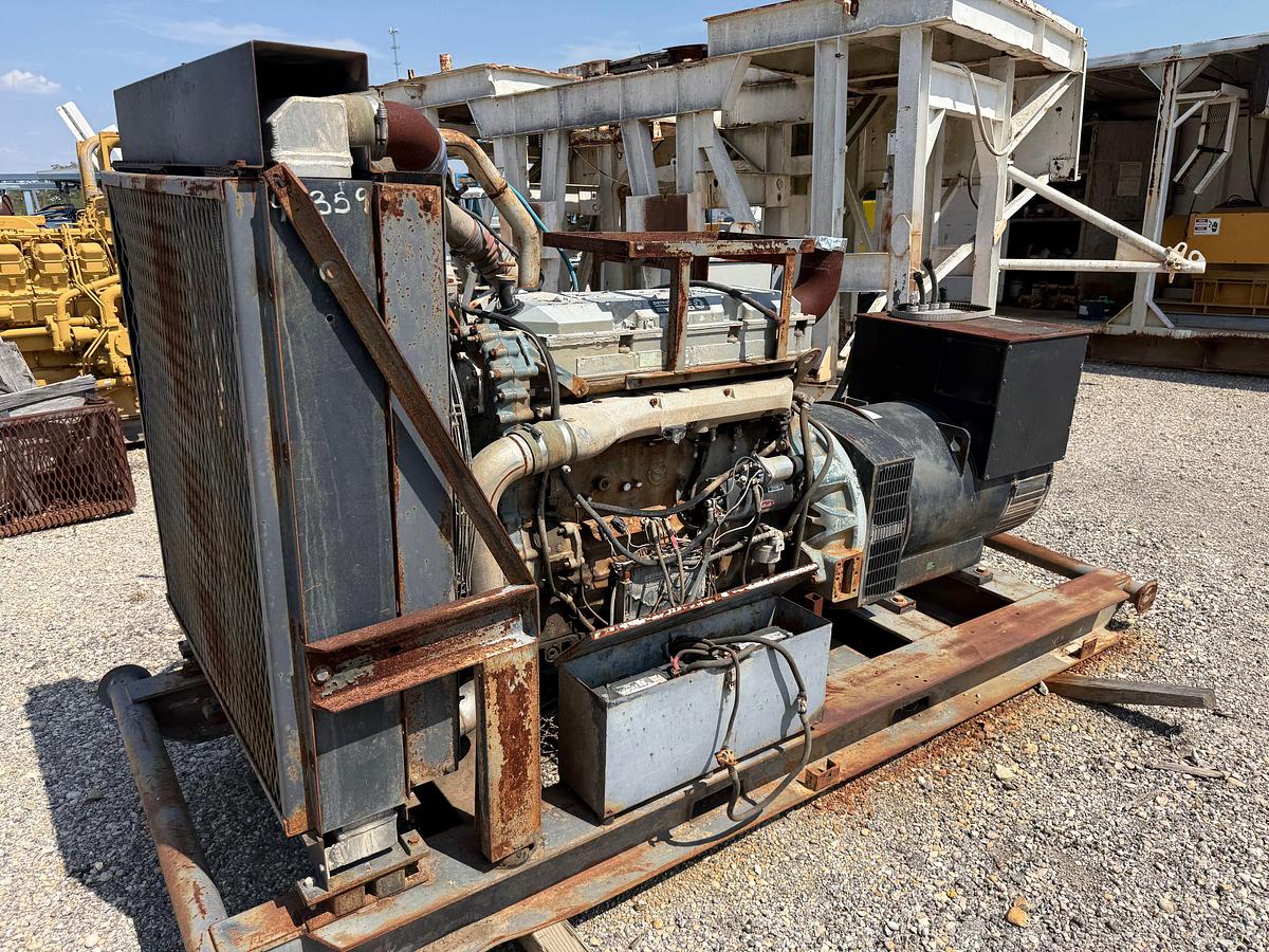 Used DETROIT SERIES 60 W/ 375-KW GENERATOR, SKIDDED