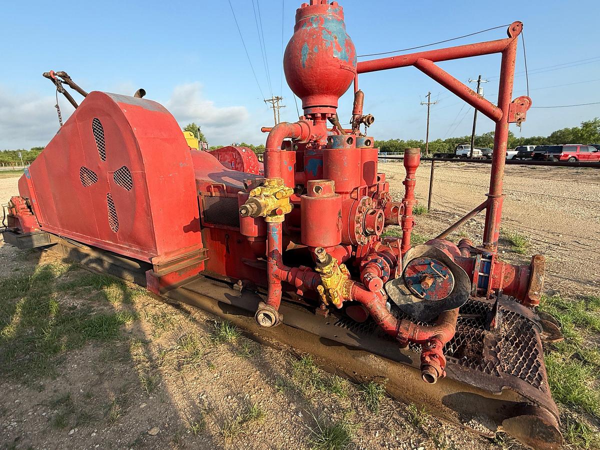 Used CONTINENTAL EMSCO D-300 DUPLEX MUD PUMP P/B CATERPILLAR 3406TA